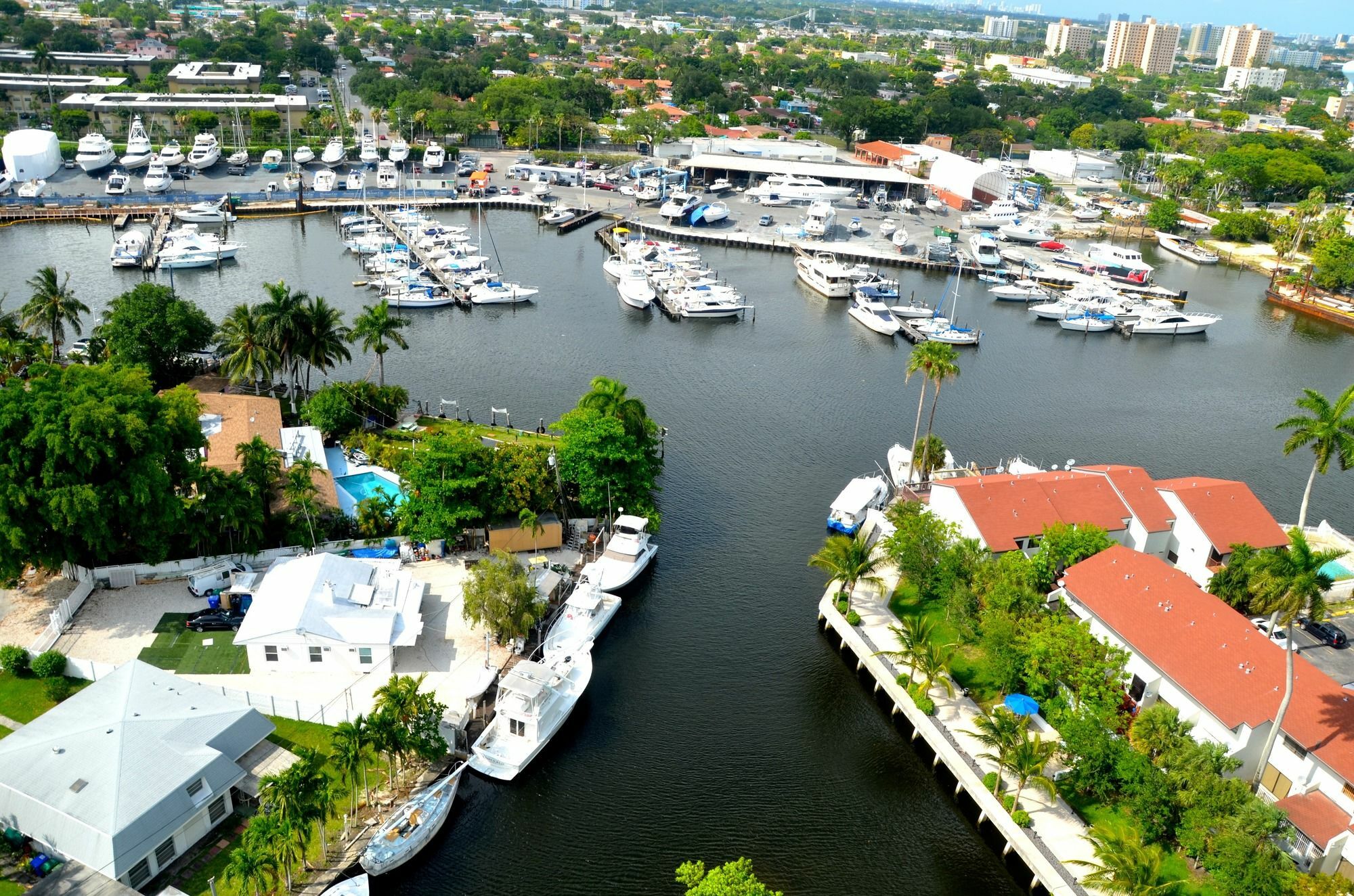Riviera Luxury Living At River Oaks Marina And Tower Miami Exterior photo