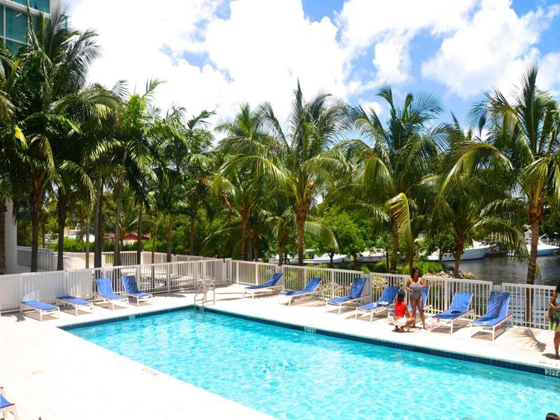 Riviera Luxury Living At River Oaks Marina And Tower Miami Exterior photo