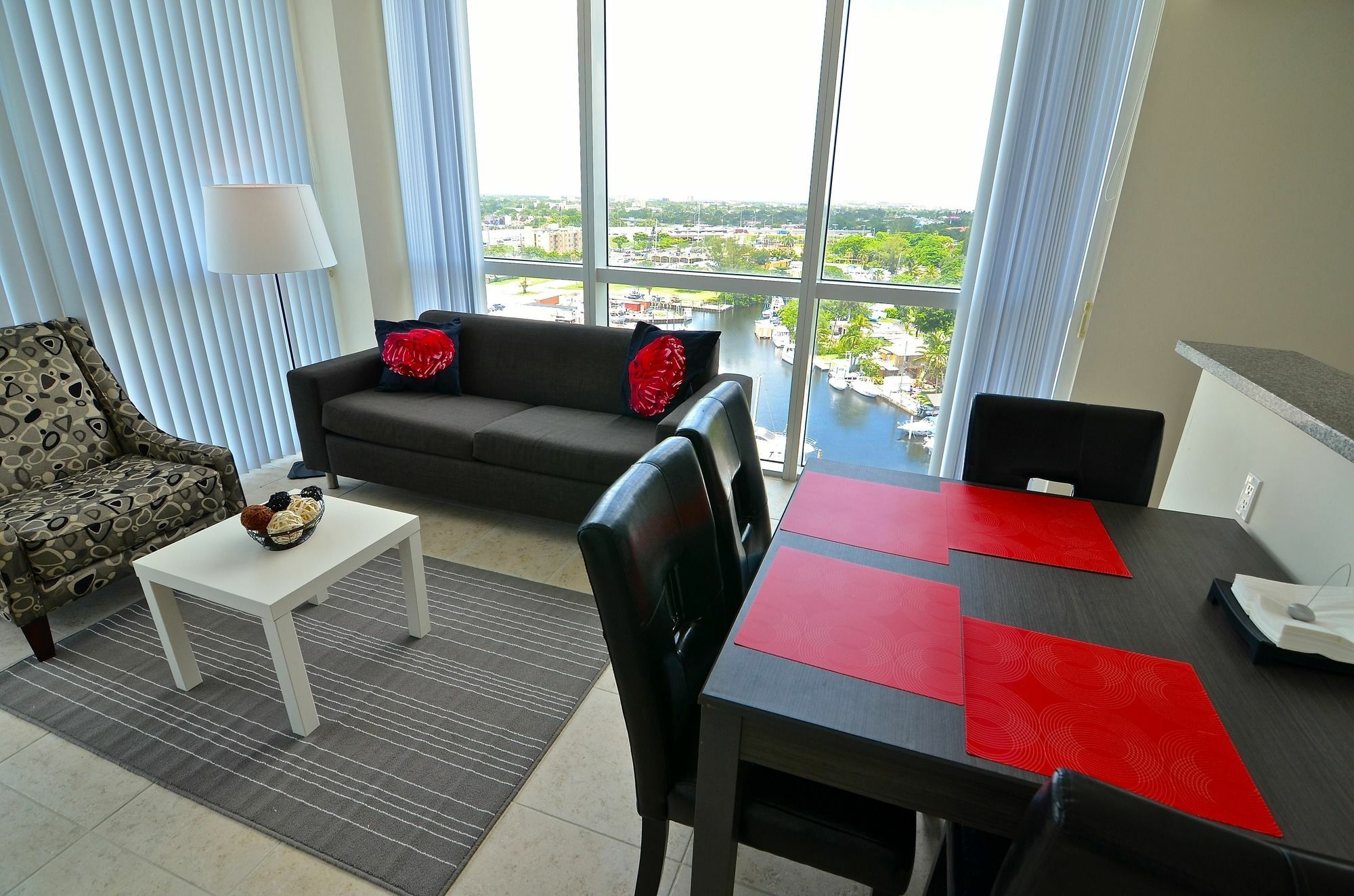 Riviera Luxury Living At River Oaks Marina And Tower Miami Exterior photo